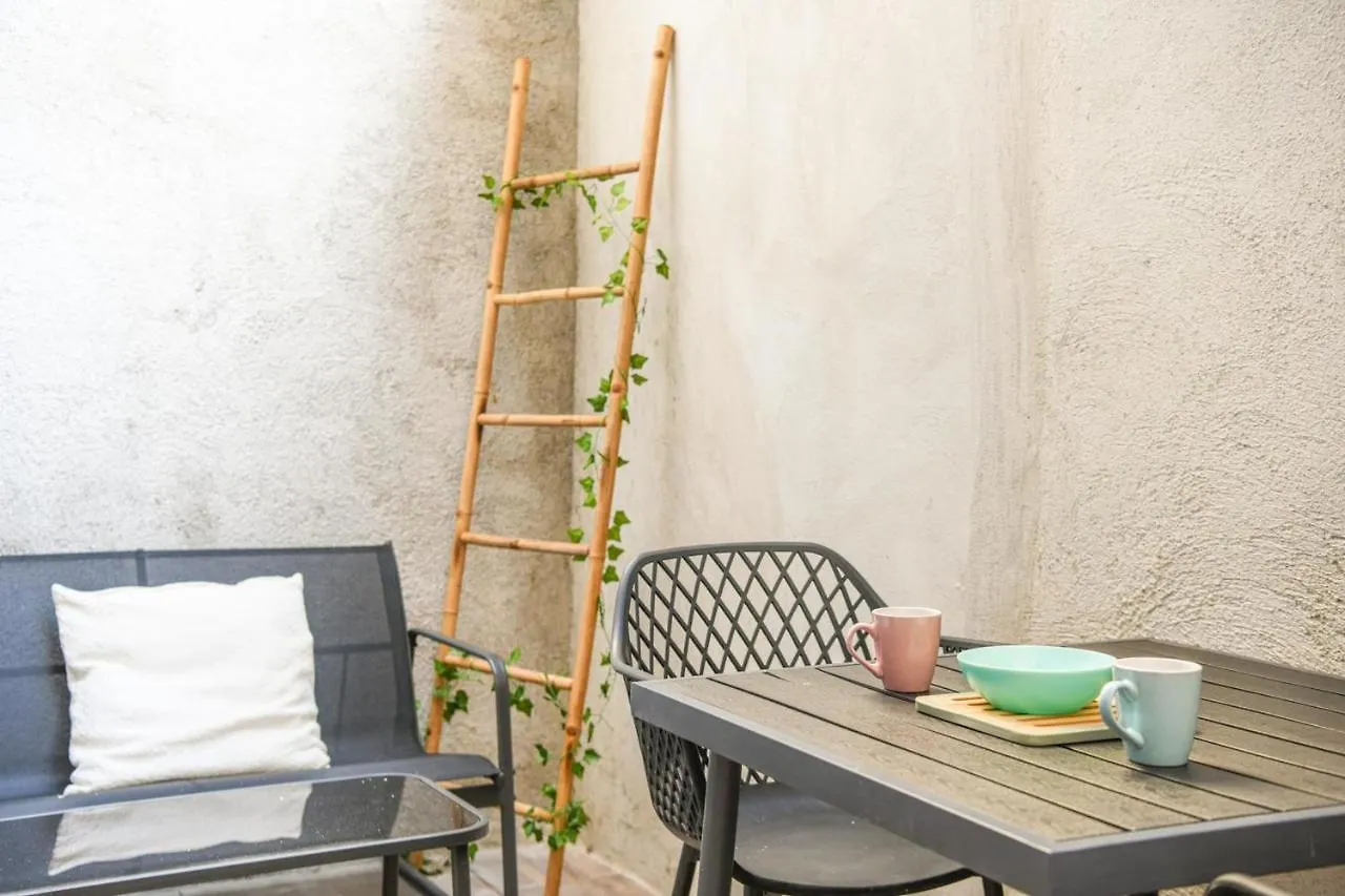 Appartement Studio Cosy Avec Terrasse Au Coeur De Marseille 0*,